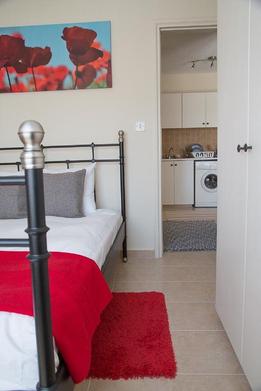 Paphos Love Nest Apartment Room photo