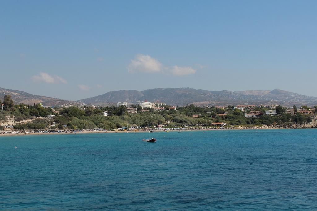 Paphos Love Nest Apartment Room photo